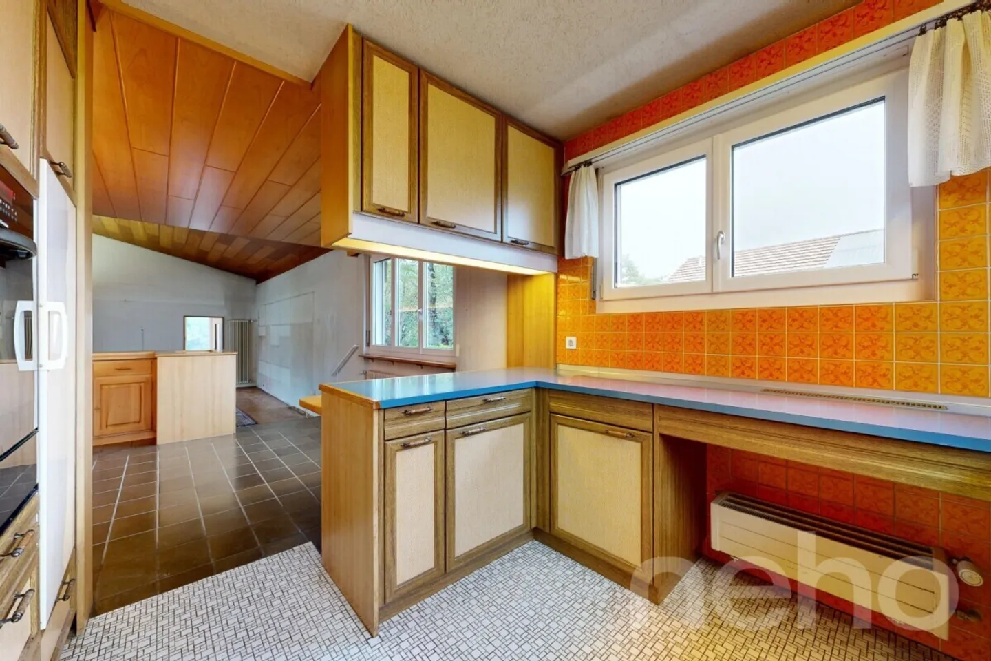 Charming single-family home with generous surroundings and lots of potential - Photo 3 of 12