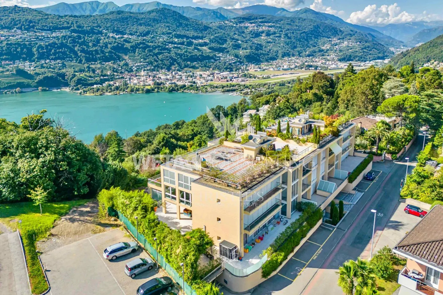 Montagnola: Appartamento con grande giardino privato e vista sul lago di Lugano... - Foto 2 di 13
