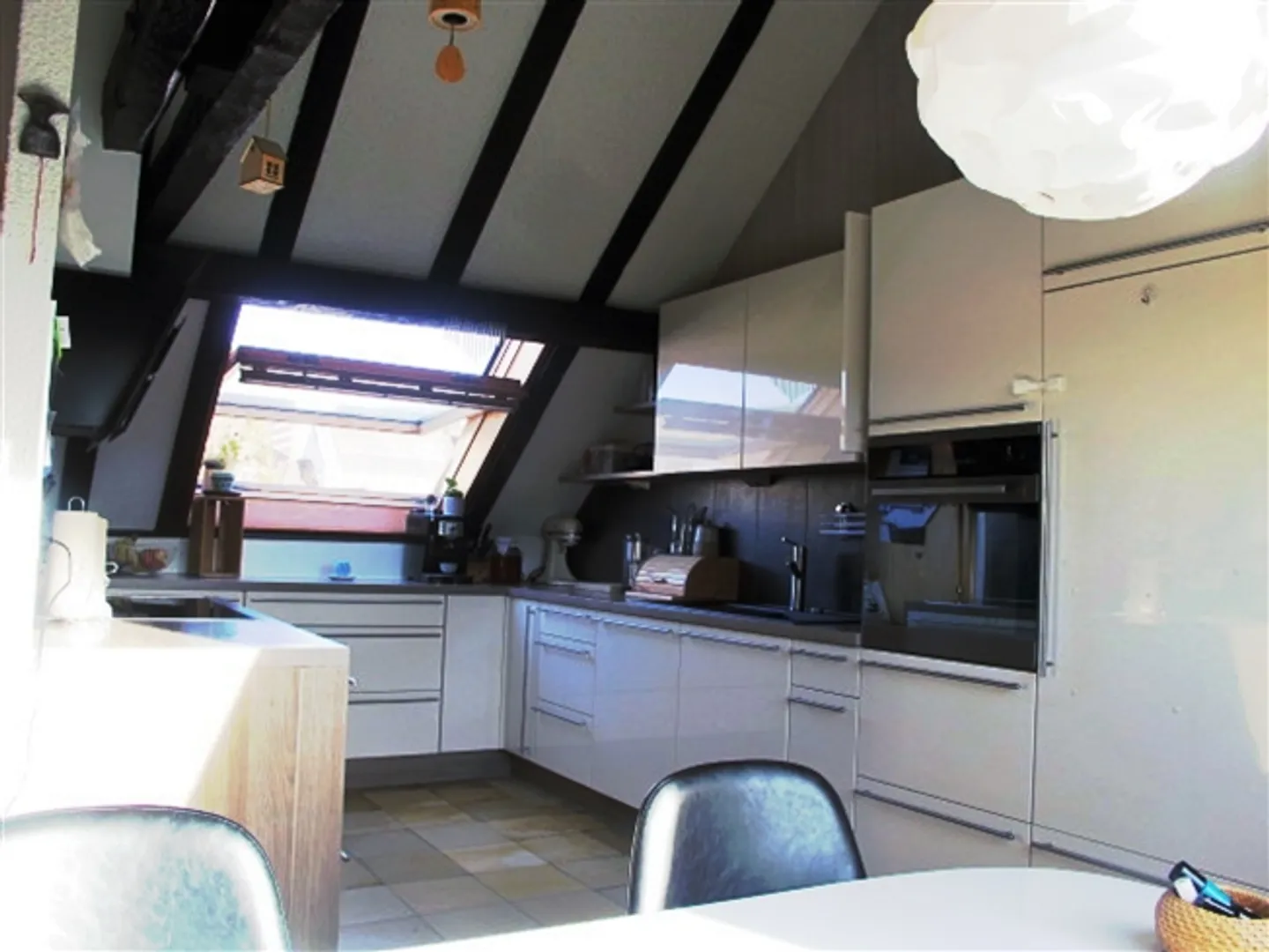 Bellissimo appartamento maisonette di 6,5 stanze con doppio garage - Foto 4 di 10