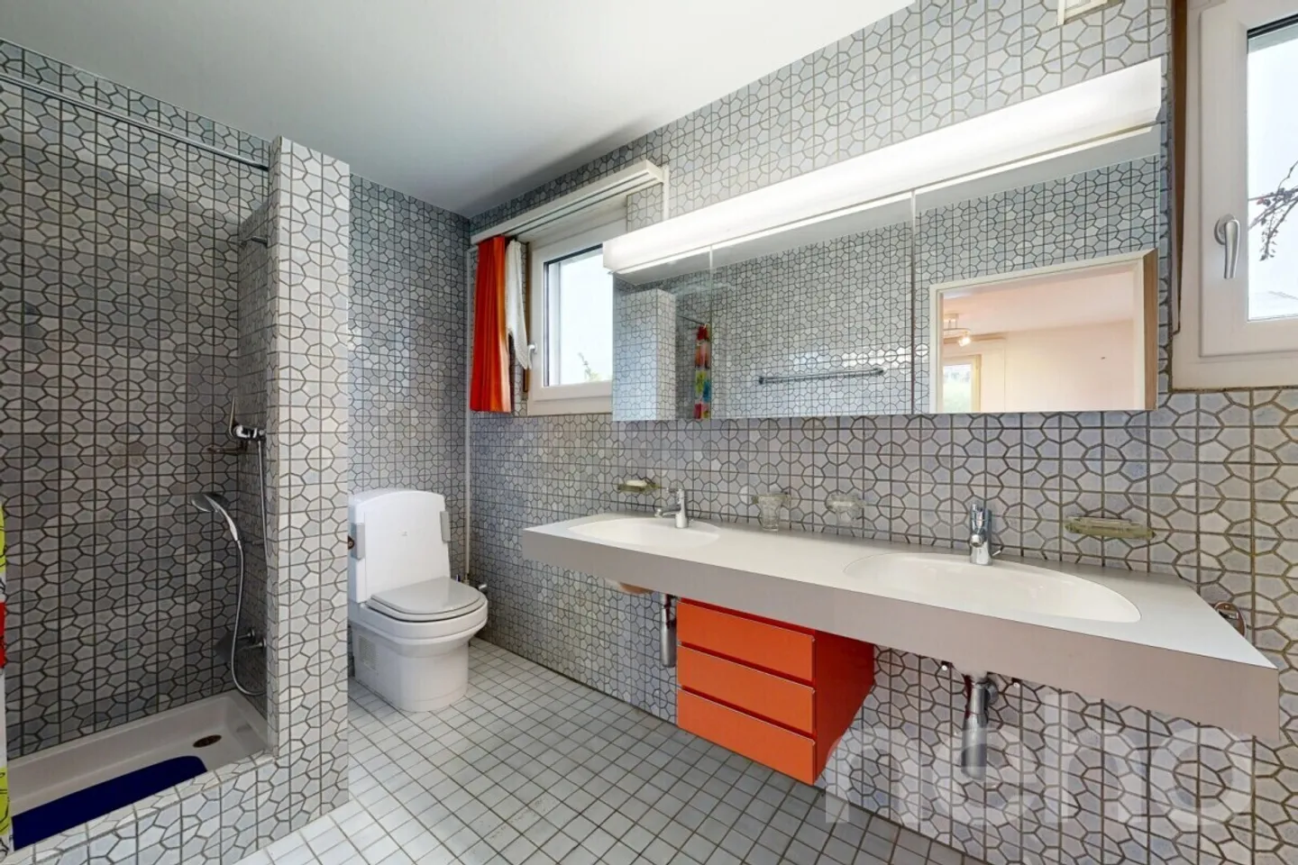 Charming single-family home with generous surroundings and lots of potential - Photo 9 of 12