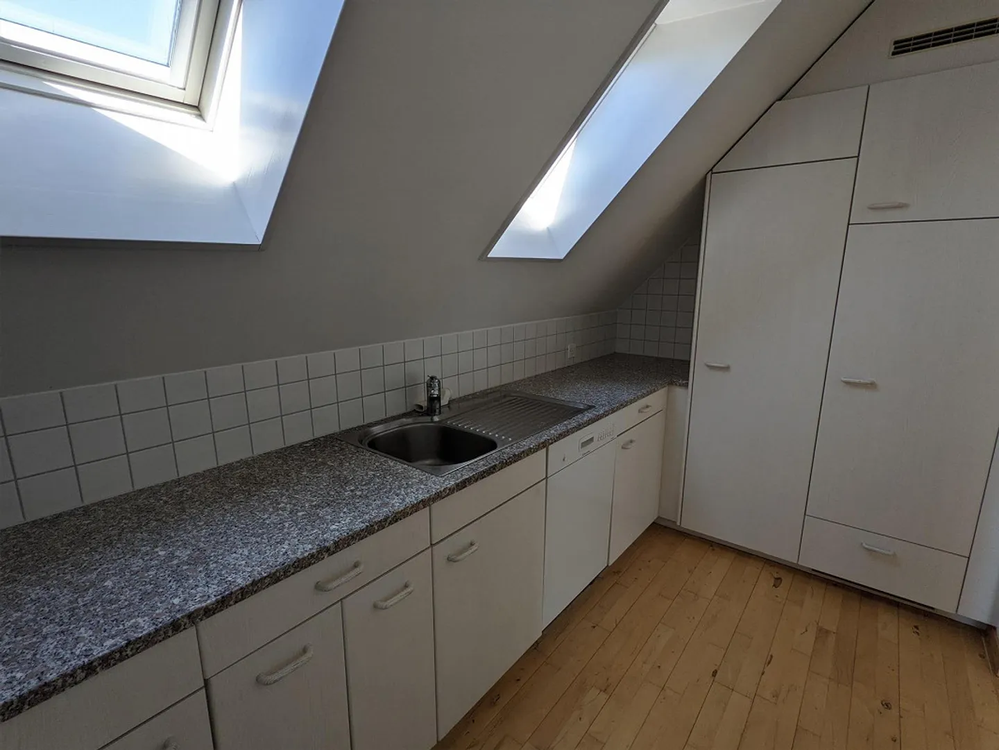 Charmante 3,5-Zimmer-Dachwohnung in Arlesheim - Foto 3 von 13