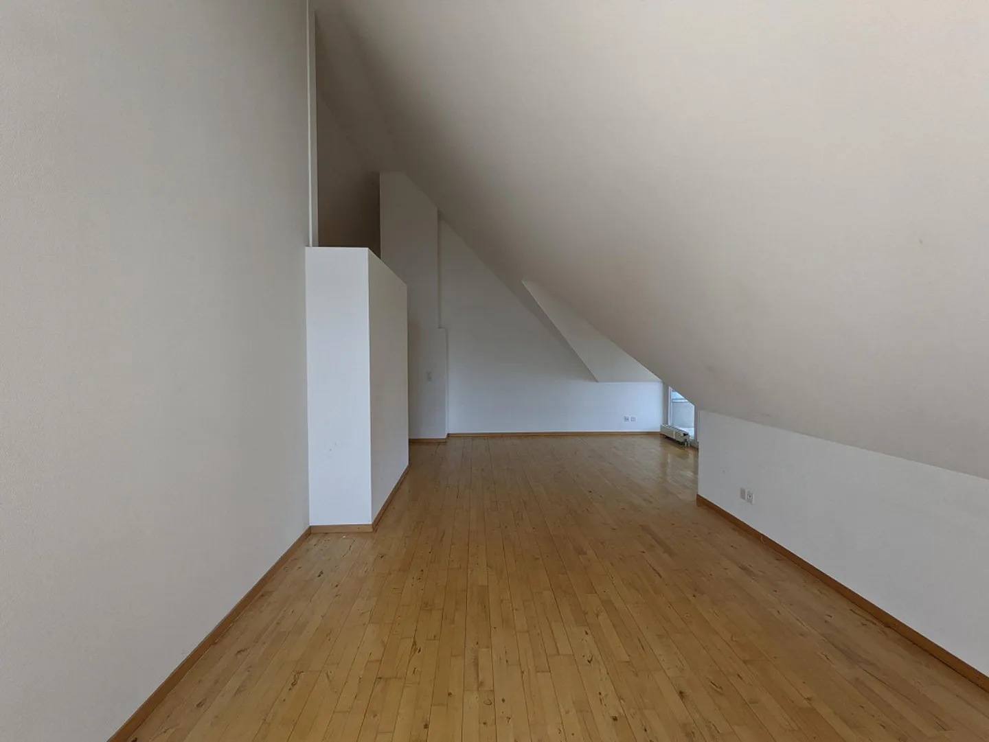 Charmante 3,5-Zimmer-Dachwohnung in Arlesheim - Foto 6 von 13