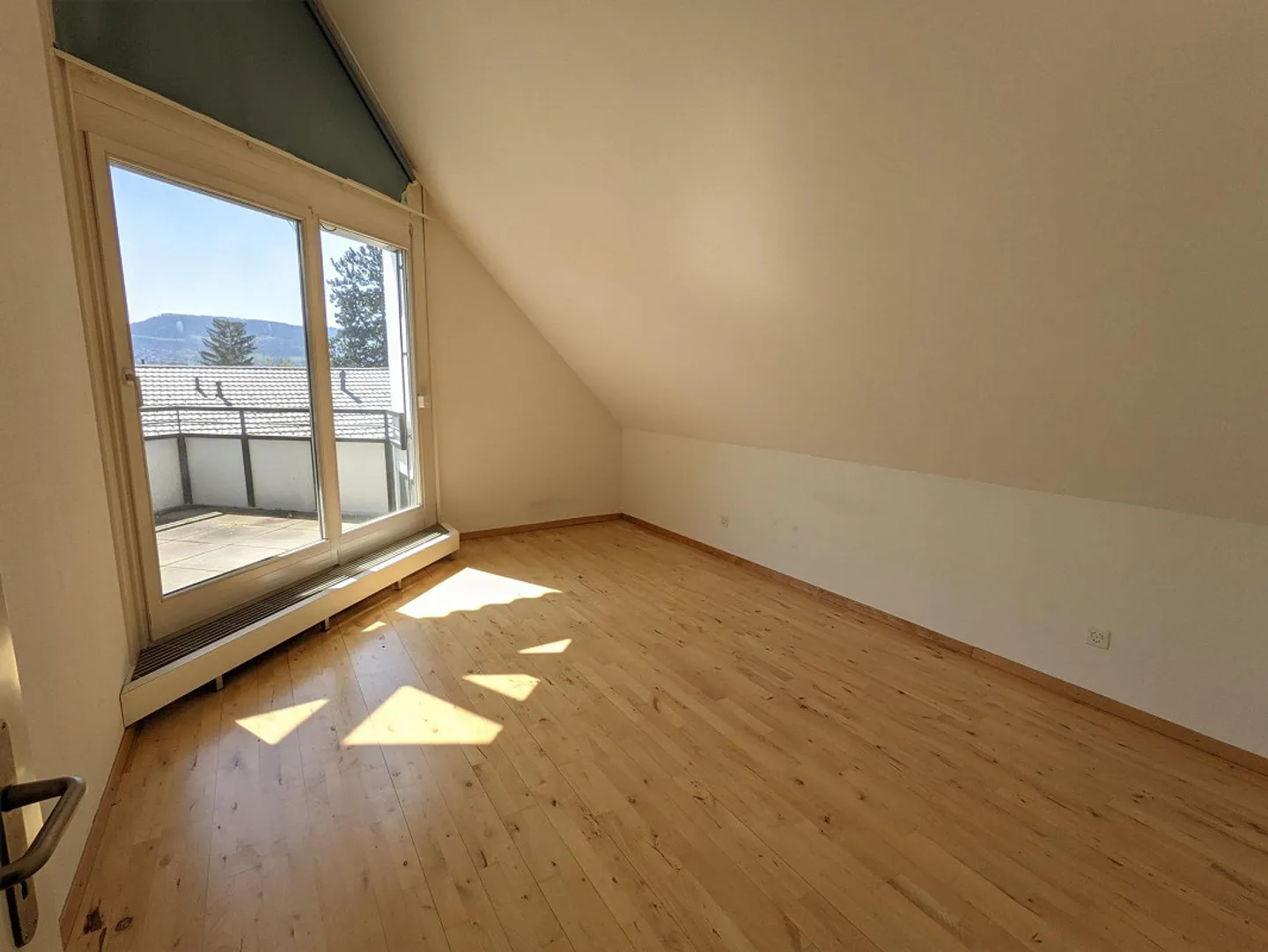 Charmante 3,5-Zimmer-Dachwohnung in Arlesheim - Foto 10 von 13