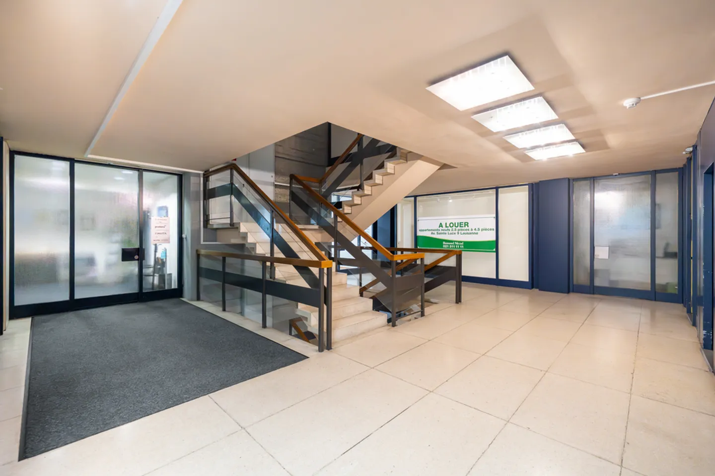 Vitrine - Foto 3 von 3