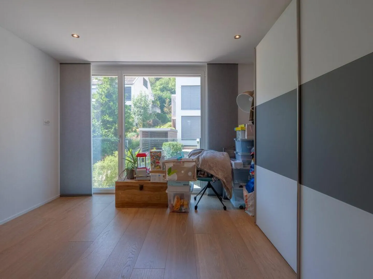 Nearly new 4.5 room apartment plus hobby room and 2 parking spaces - Photo 9 of 13