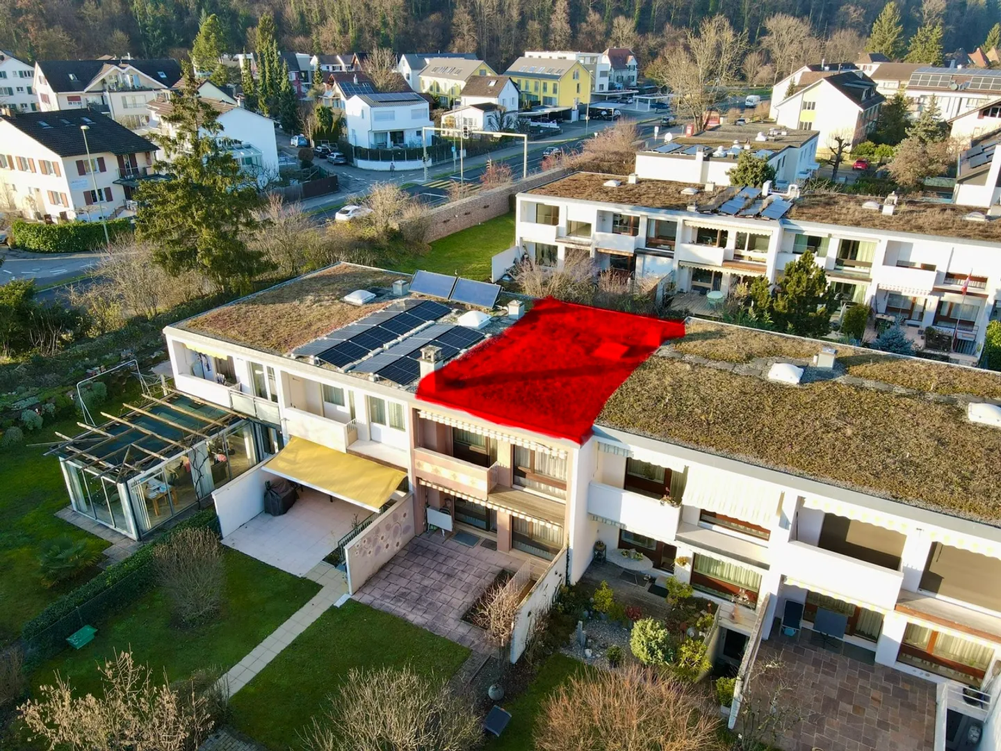 Charming 4.5-room terraced house with garden and parking space - Photo 1 of 19