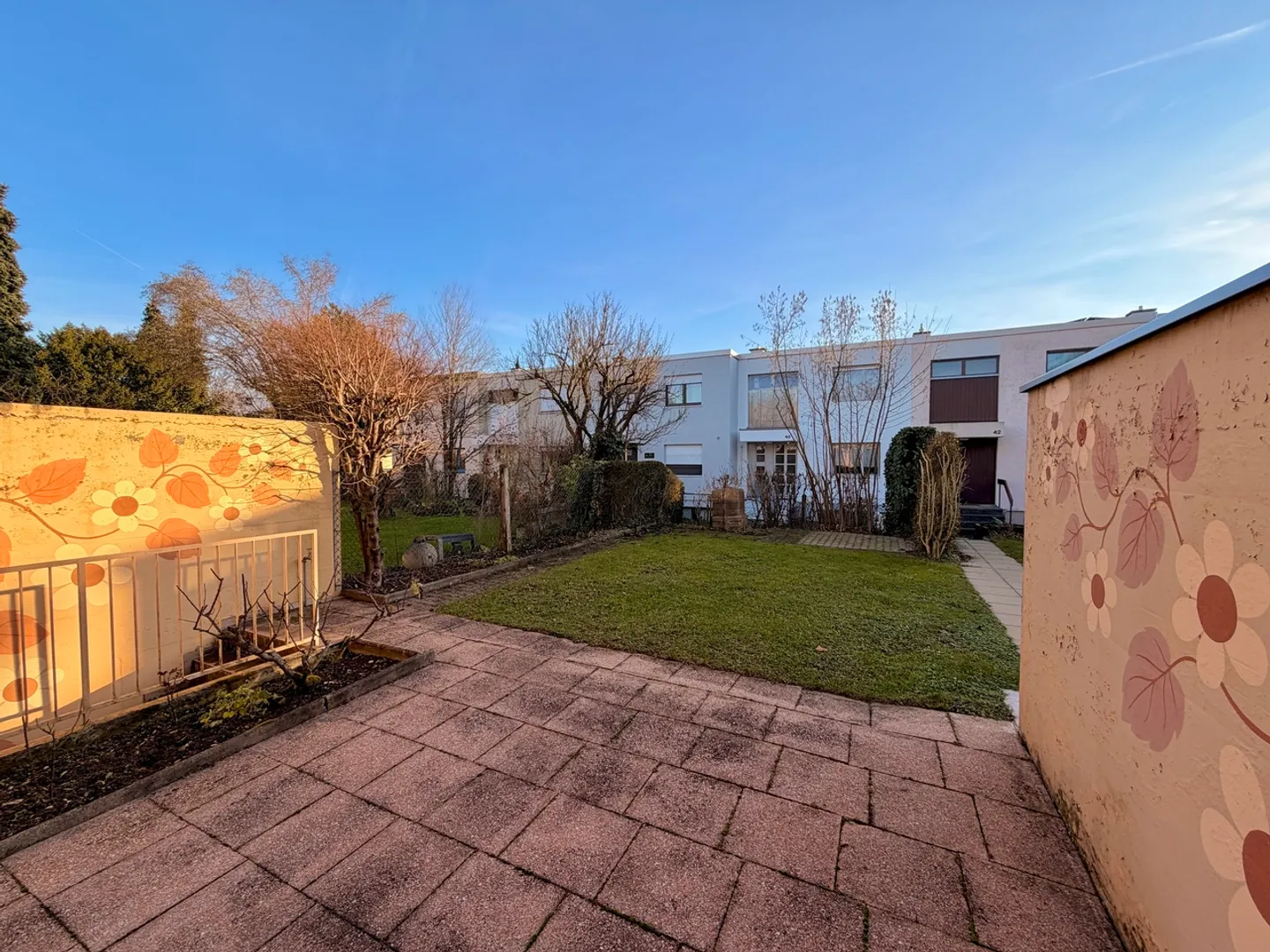 Charming 4.5-room terraced house with garden and parking space - Photo 4 of 19