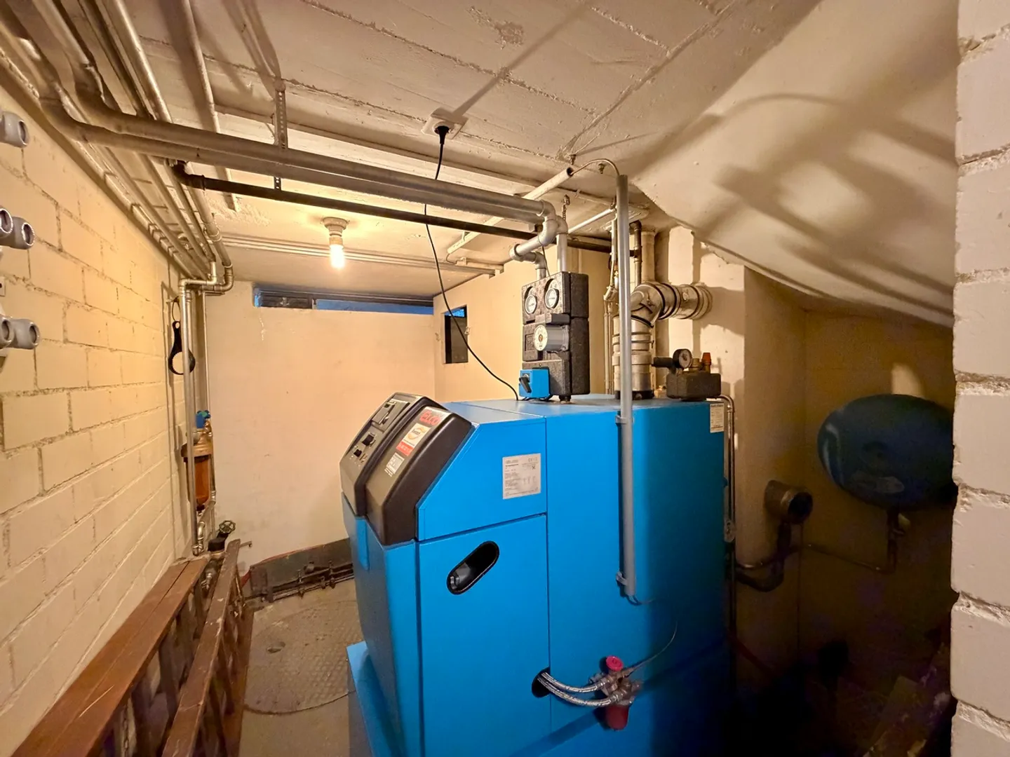 Charming 4.5-room terraced house with garden and parking space - Photo 8 of 19