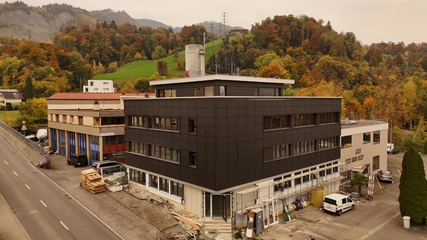 Geräumiges Büro in Horw - Foto 1 von 5