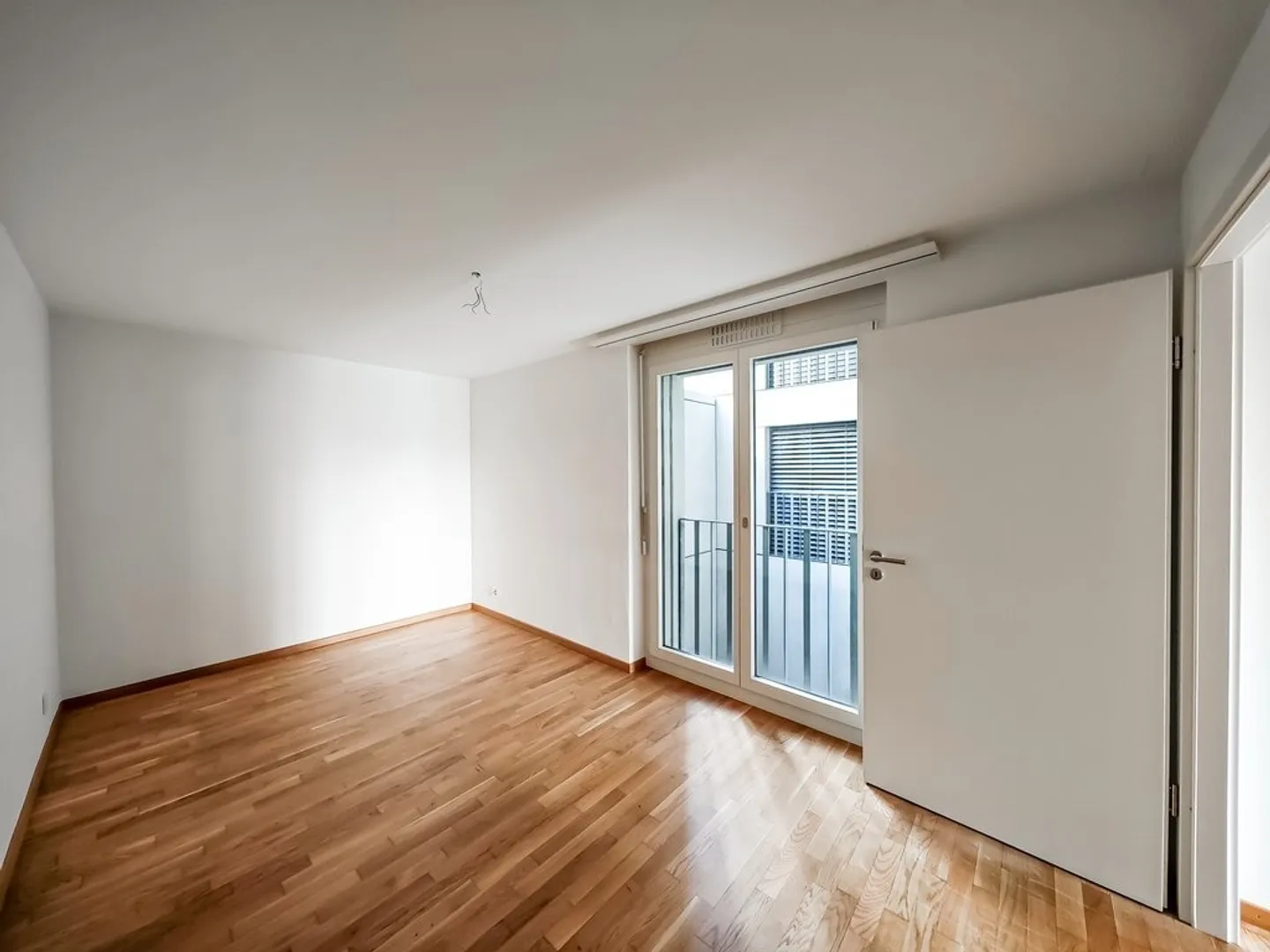 Two and a half room apartment on the 7th floor - Photo 4 of 6