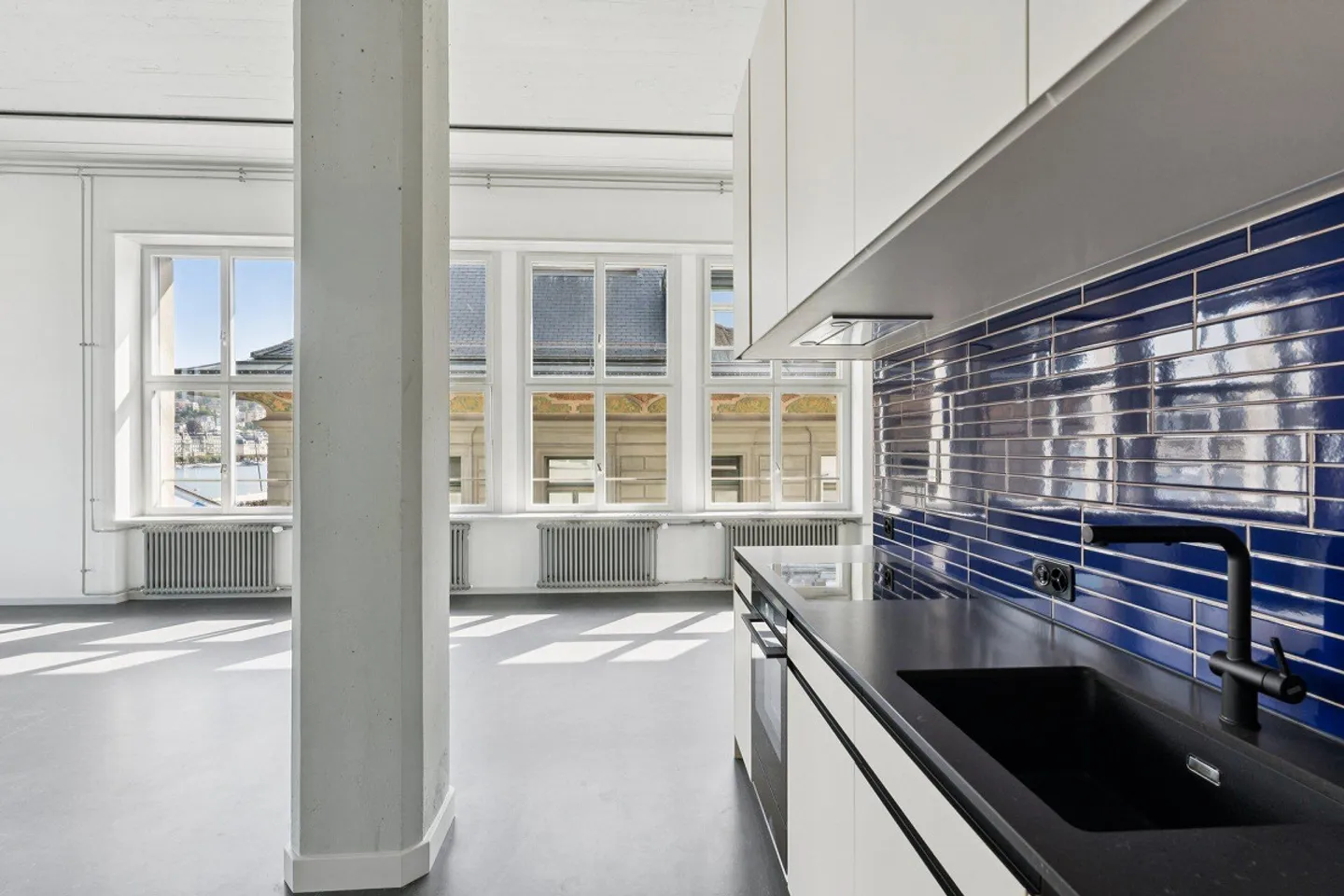 Loft exclusif avec vue sur le pont de la chapelle et la tour de l'eau ! - Photo 5 sur 12