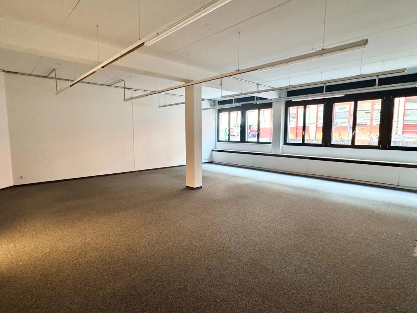 Geräumiges Büro in Horw - Foto 2 von 5