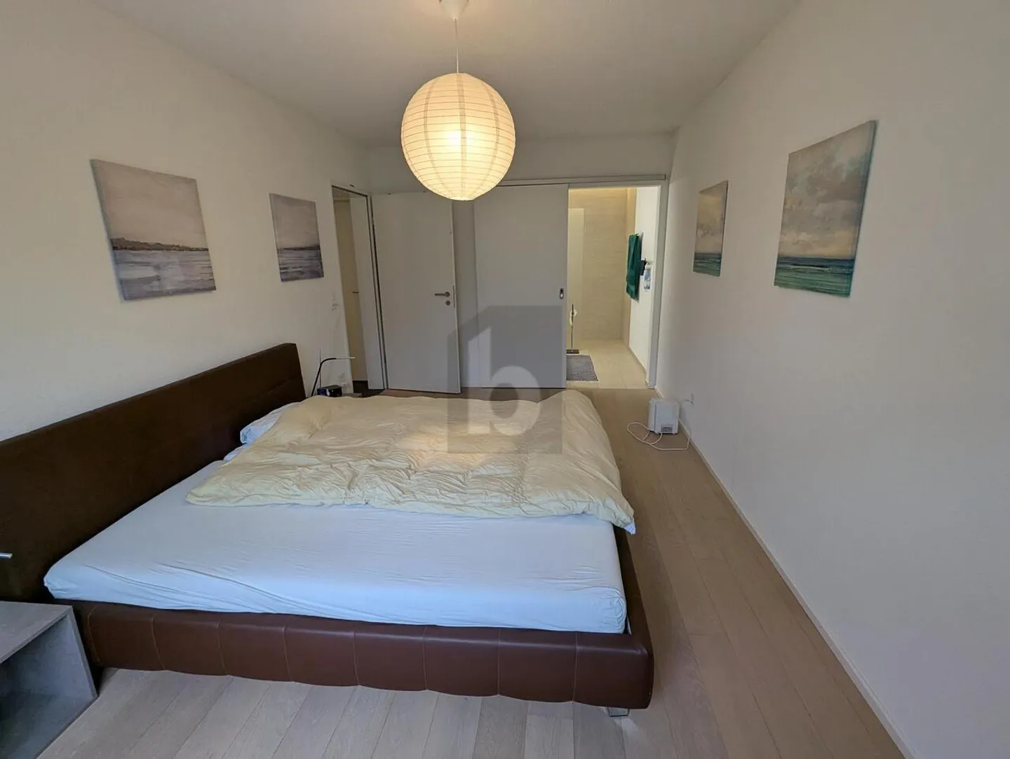 Appartement moderne avec balcon ensoleillé - Photo 3 sur 6