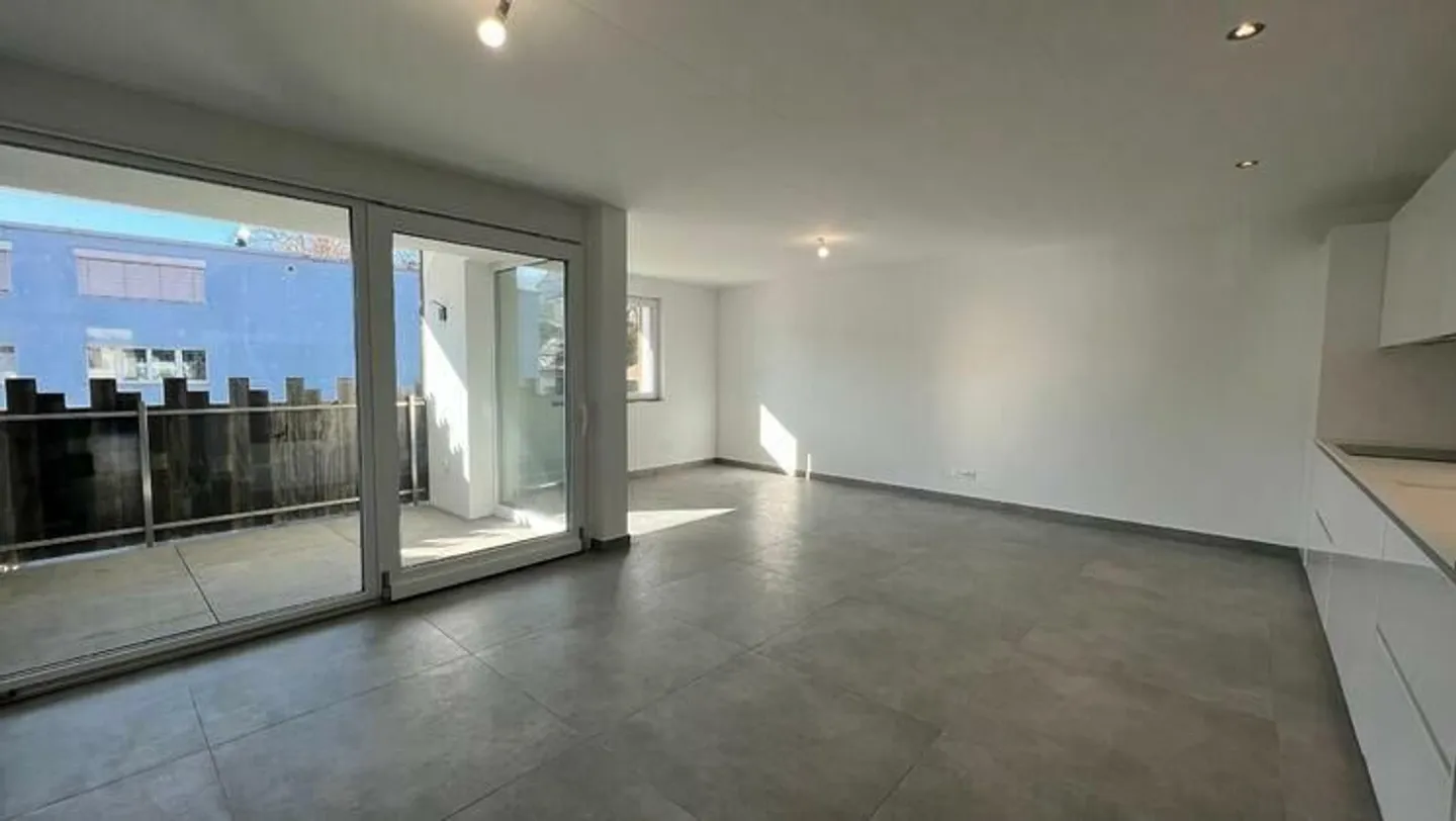 Modernes Apartment mit Balkon - Foto 3 von 9