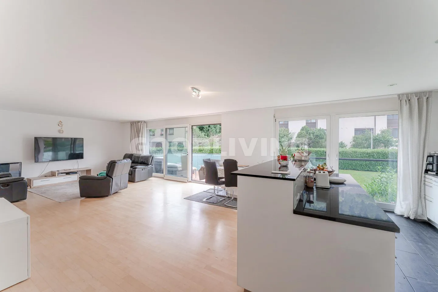 Appartement moderne et ensoleillé de 4½ pièces dans un emplacement optimal - Photo 3 sur 13
