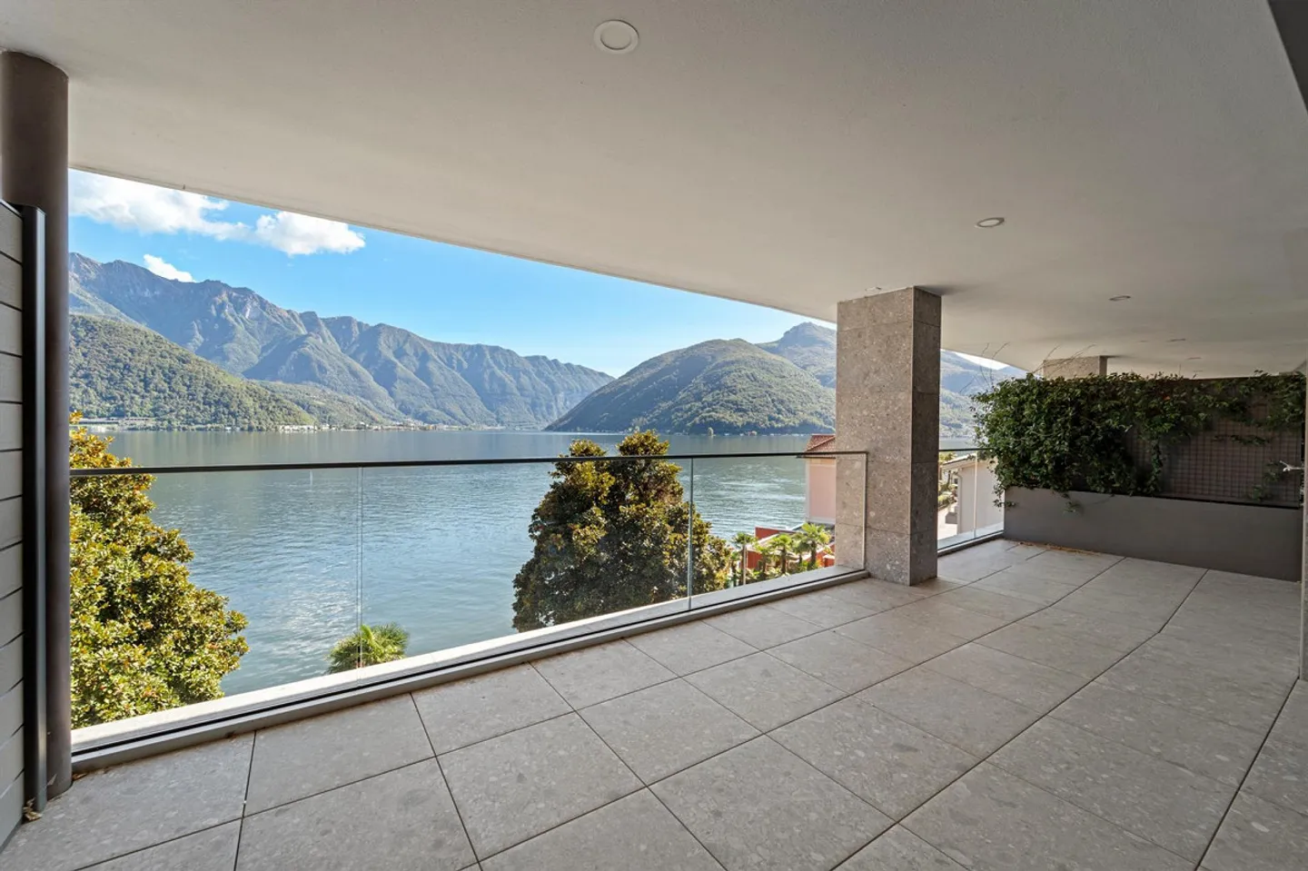 Modern furnished penthouse with large terraces, rooftop and panoramic - Foto 6 di 10