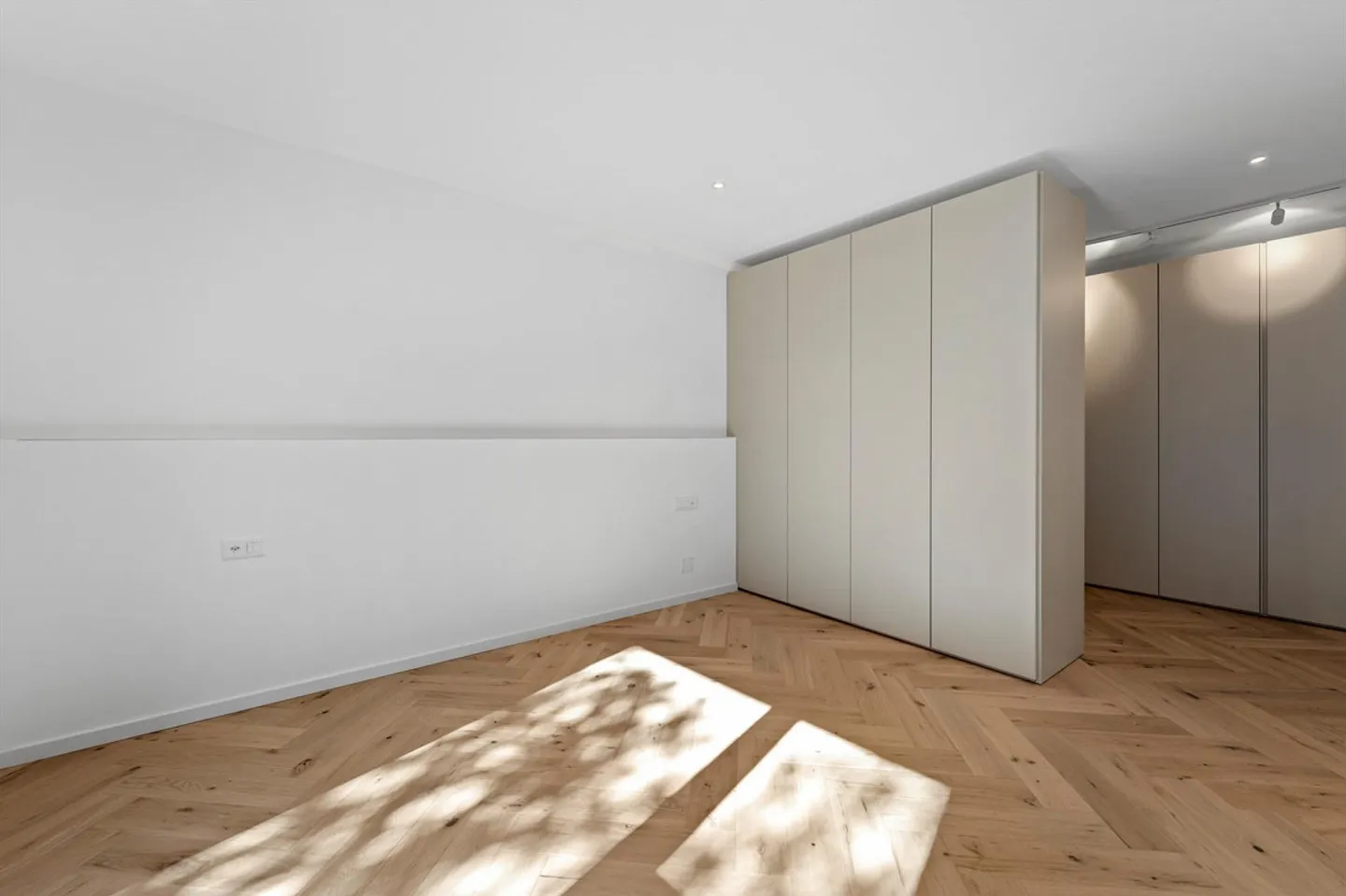 Modern furnished penthouse with large terraces, rooftop and panoramic - Foto 8 di 10