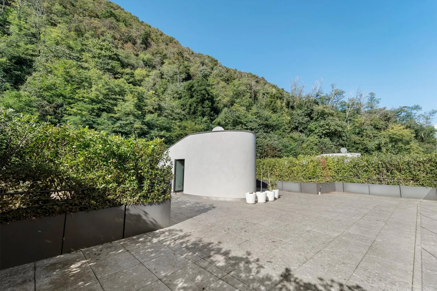 Modern furnished penthouse with large terraces, rooftop and panoramic - Foto 9 di 10