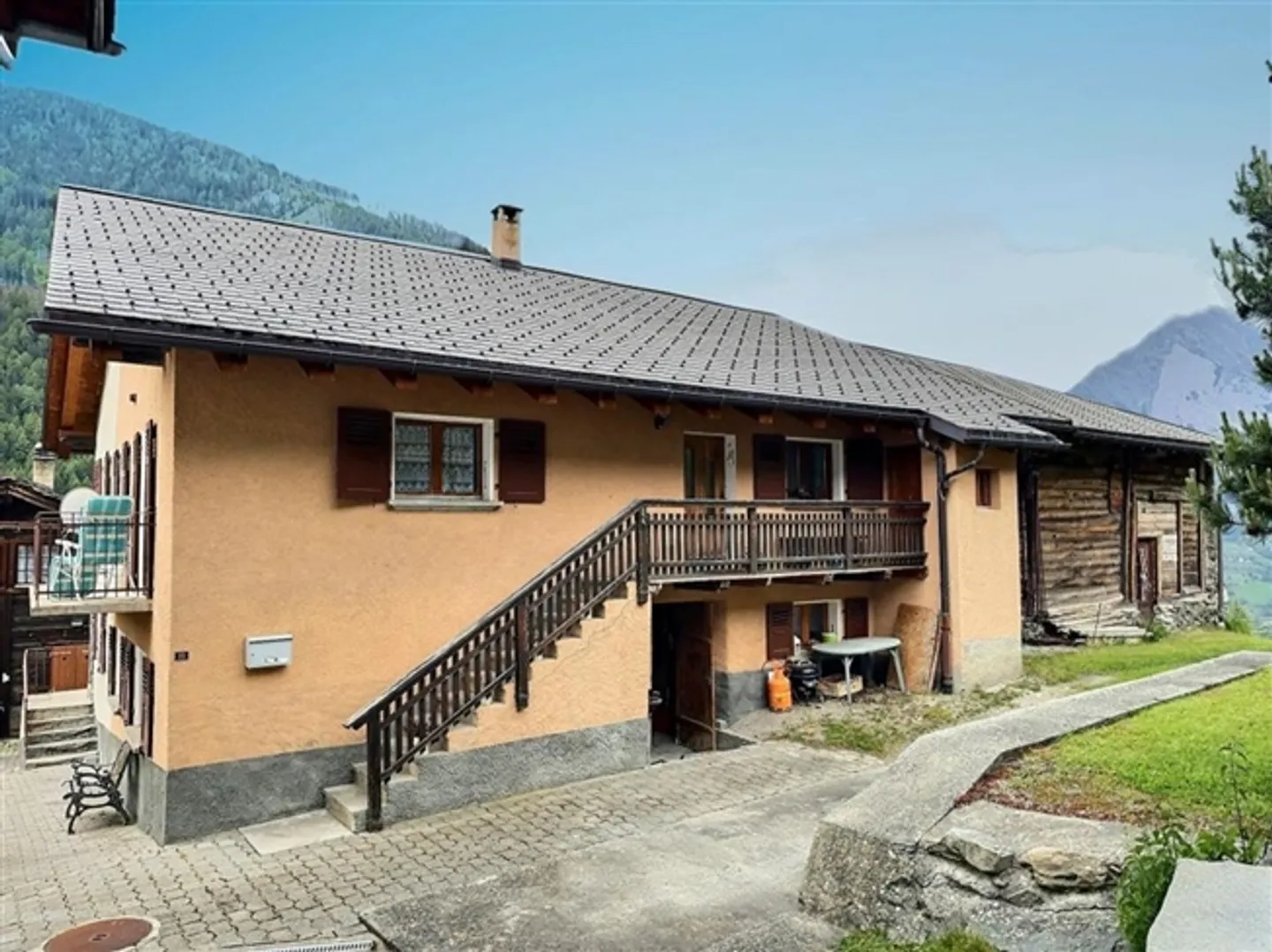 8 Room single house - Photo 4 of 13