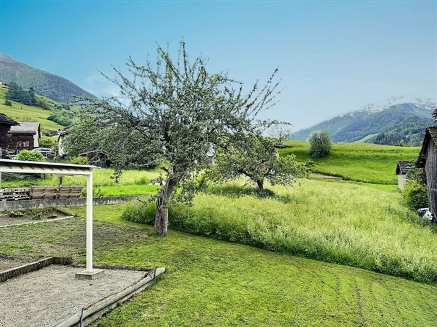 8 Room single house - Photo 7 of 13