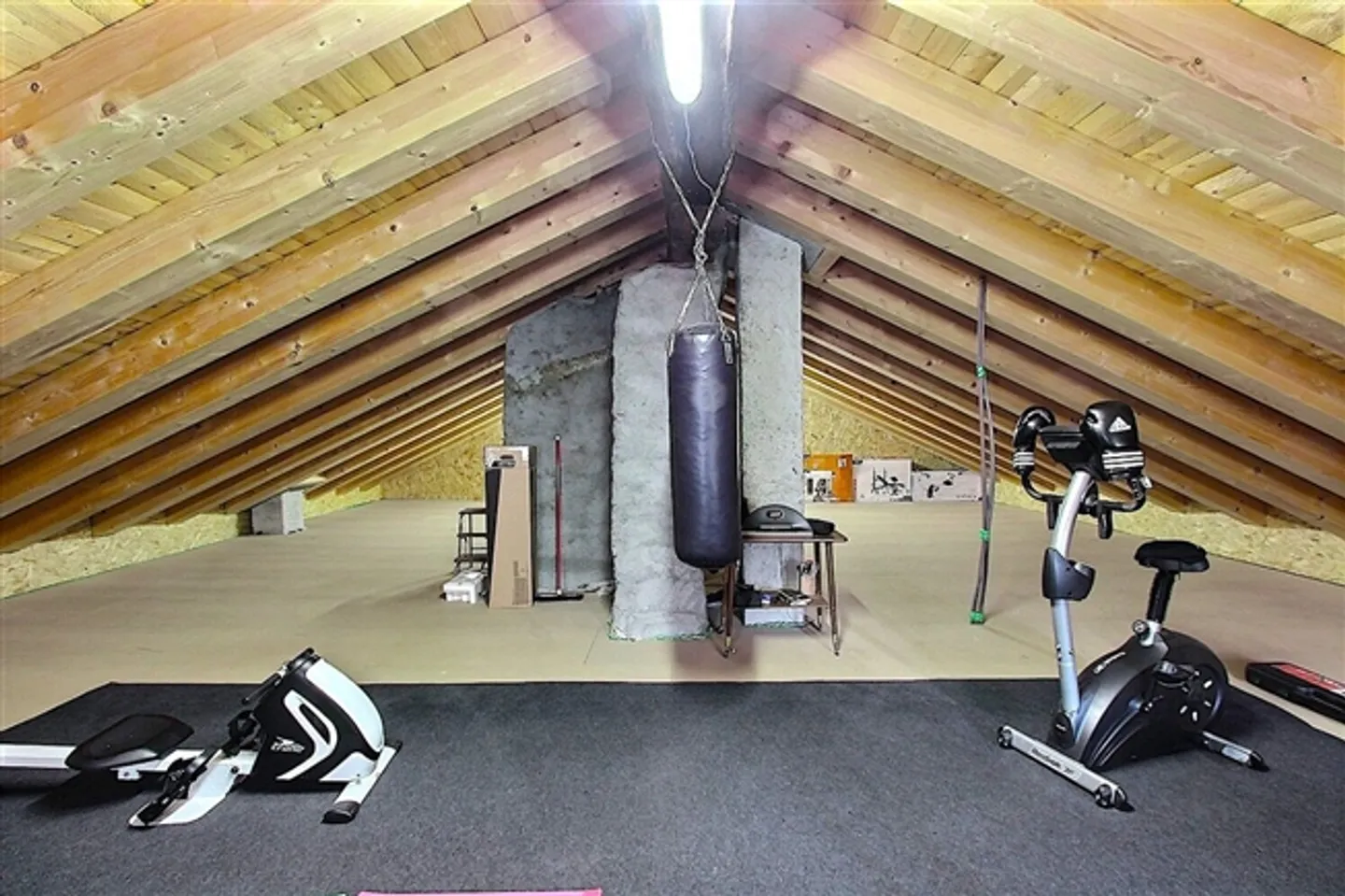 8 Room single house - Photo 11 of 13