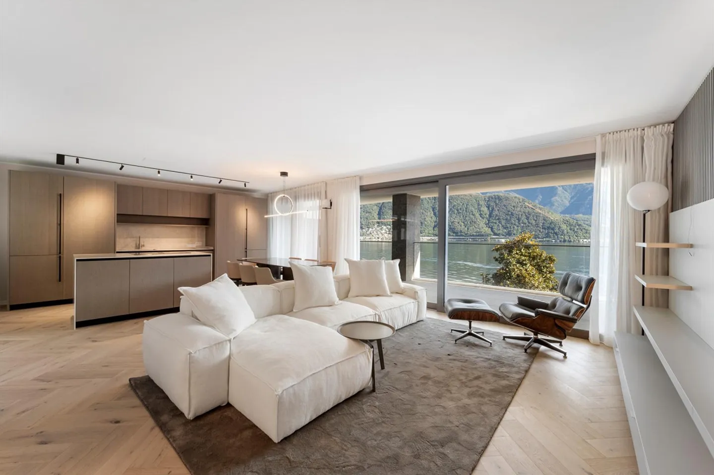 Modern furnished penthouse with large terraces, rooftop and panoramic - Foto 2 di 10