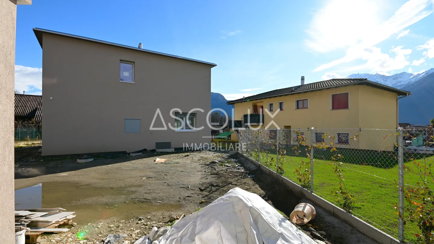 Twin house with 4.5 rooms plus large hobby room - Photo 6 of 13