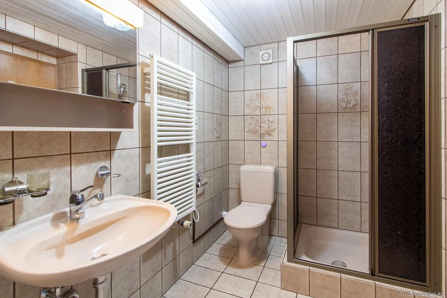 Maison bifamiliale avec de nombreuses pièces annexes et des possibilités d'utilisation polyvalentes - Photo 8 sur 23