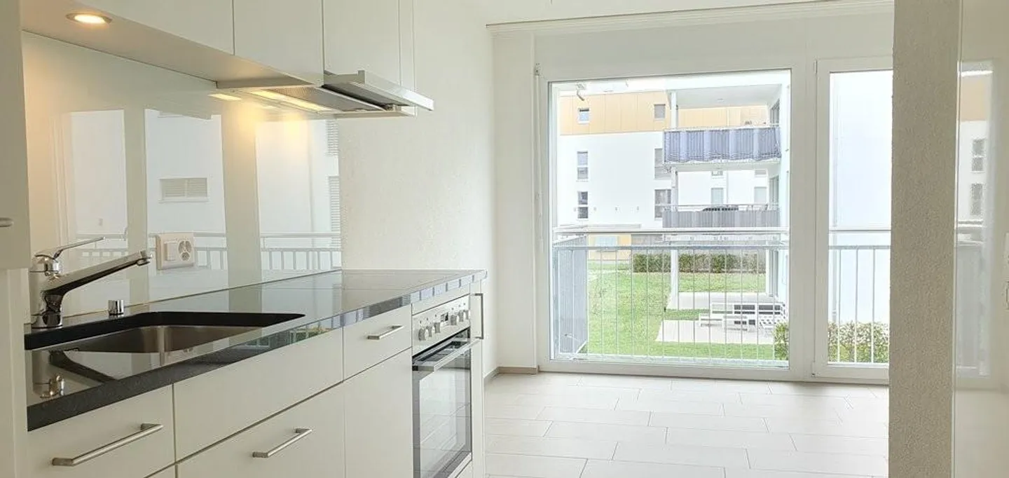 Modern 1-room apartment with charm - Photo 3 of 8
