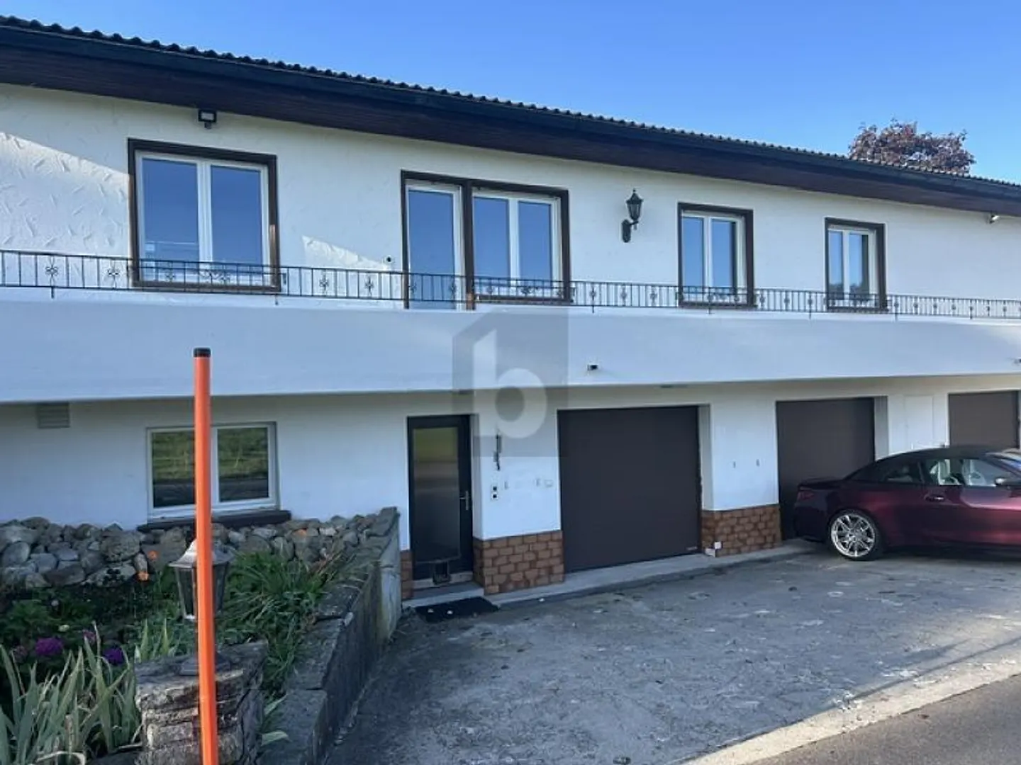 Idyllisches Familienhaus mit Garten - Foto 2 von 6