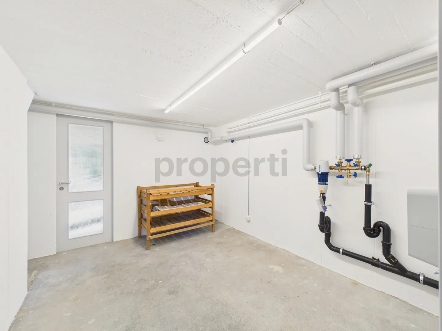 Newly renovated 3.5-room maisonette apartment with ideal connections in Wünnewil-F - Photo 11 of 12