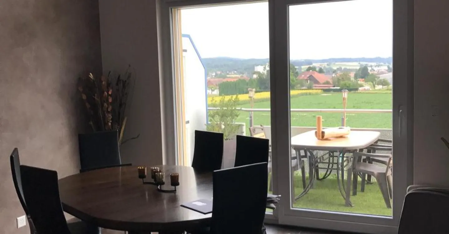 Spazioso appartamento moderno di 6,5 locali con soppalco a Villars-le-Terroir - Foto 1 di 16