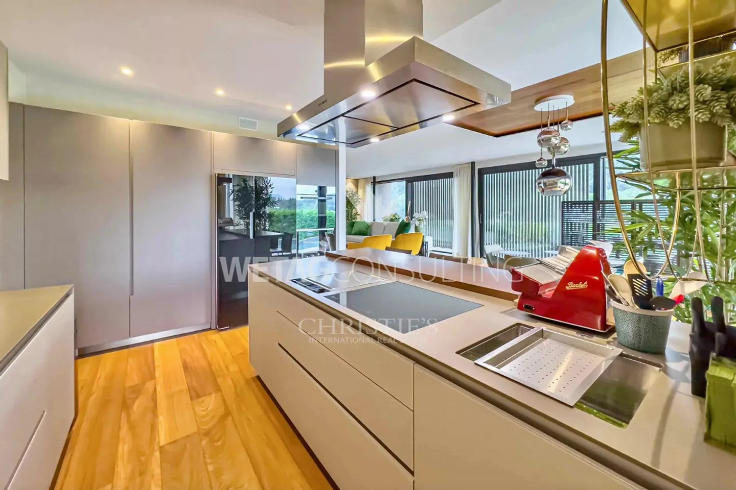 Moderne Design-Villa mit Pool zu verkaufen in Lugano-Sessa, eingebettet im Grünen - Foto 7 von 10