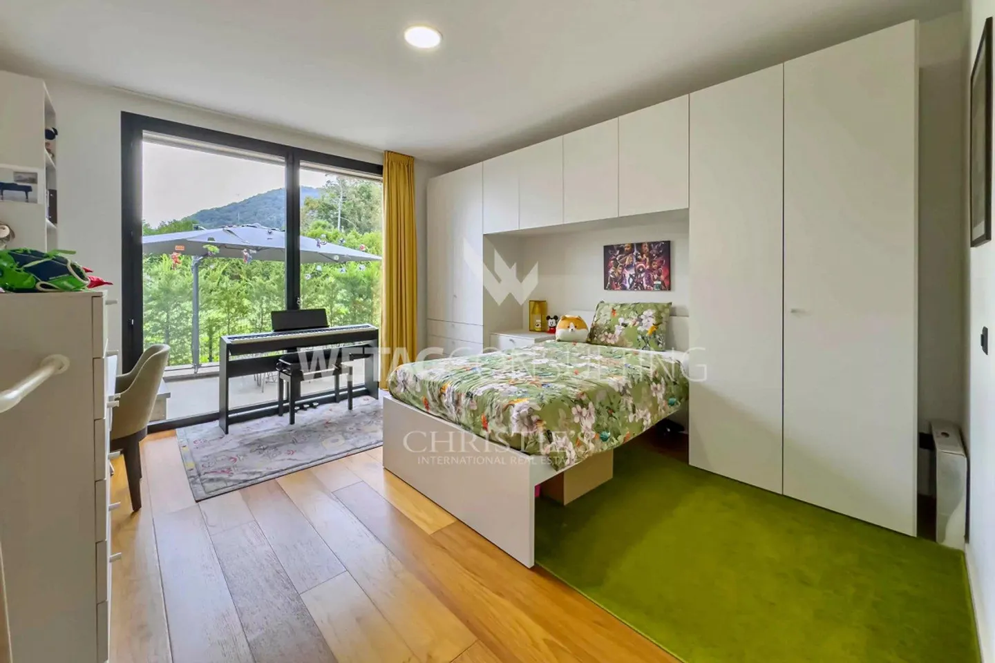Moderne Design-Villa mit Pool zu verkaufen in Lugano-Sessa, eingebettet im Grünen - Foto 8 von 10