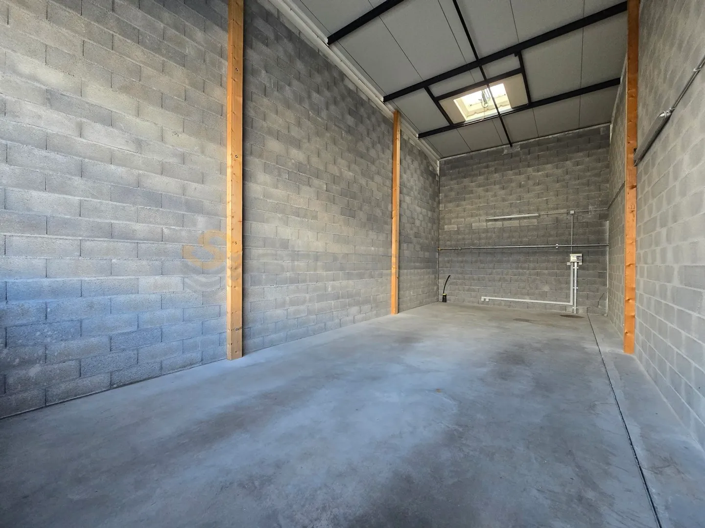 Espace Commercial Polyvalent - Photo 2 sur 5