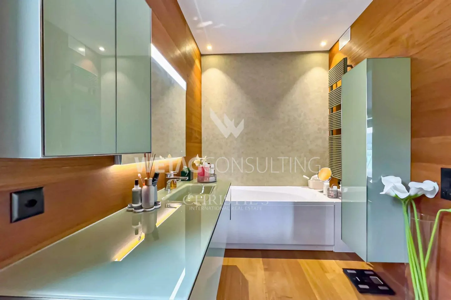Moderne Design-Villa mit Pool zu verkaufen in Lugano-Sessa, eingebettet im Grünen - Foto 9 von 10