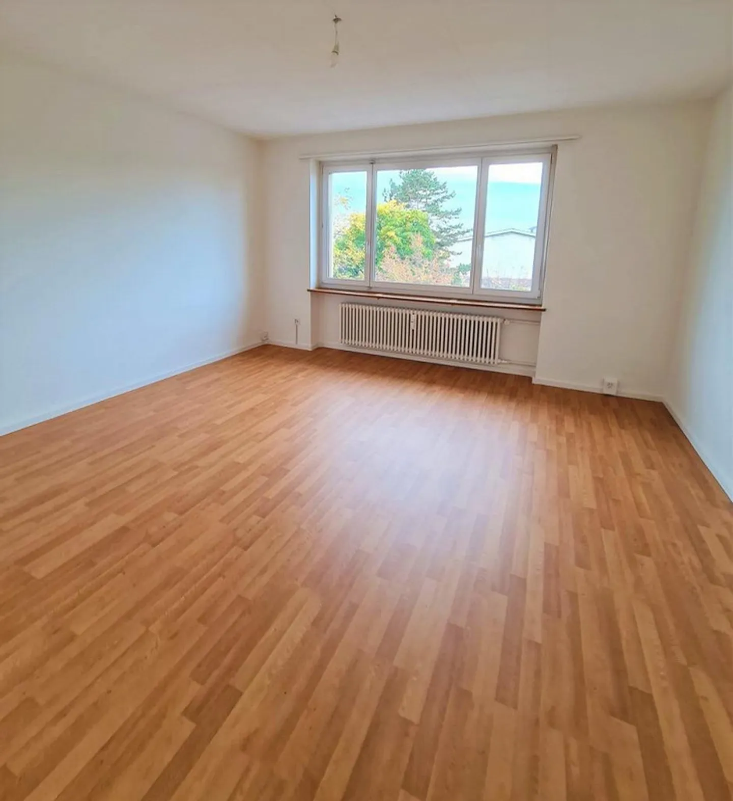 COZY LIVING IN A CENTRAL LOCATION - Photo 4 of 5