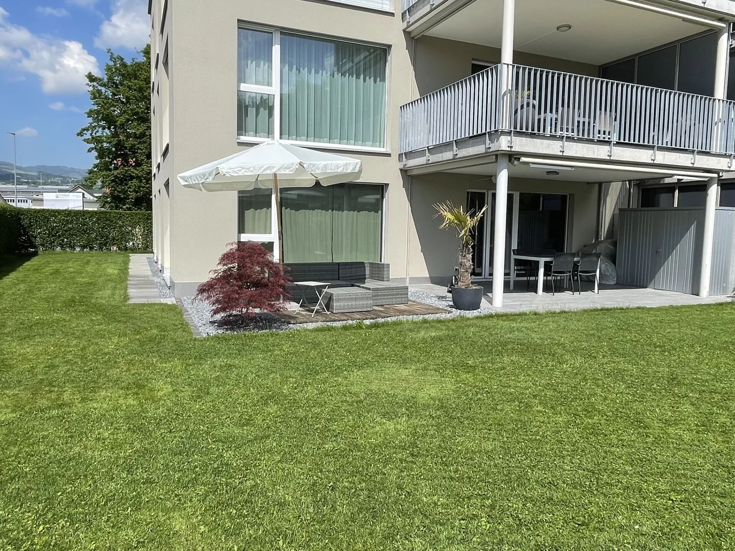 Garden Paradise in Benken - modern 3.5-room apartment with 250 m² private garden - Photo 5 of 16