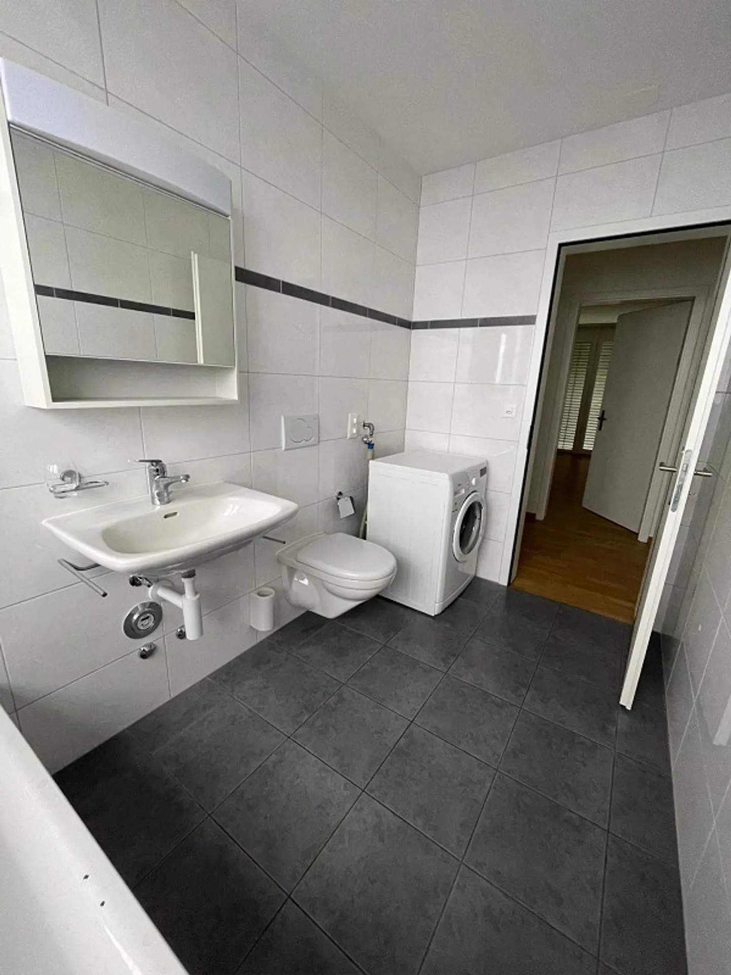 4.5-room apartment in Wolfhalden AR with lake view - Photo 12 of 24