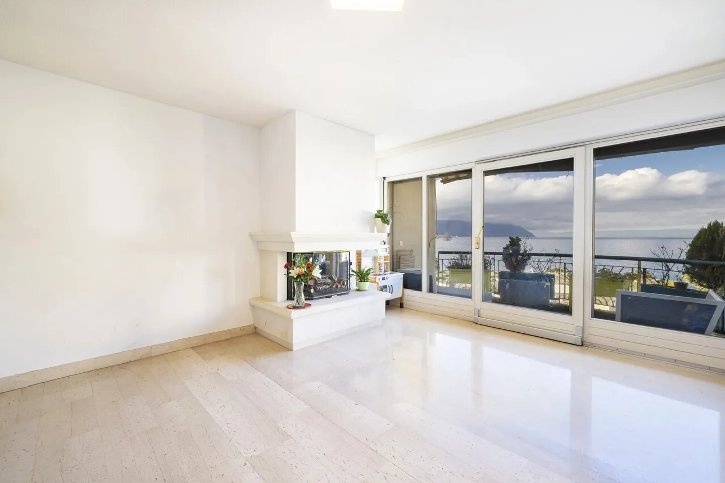 Sulla riva del lago - Bellissimo duplex di 3,5 stanze - Foto 1 di 10