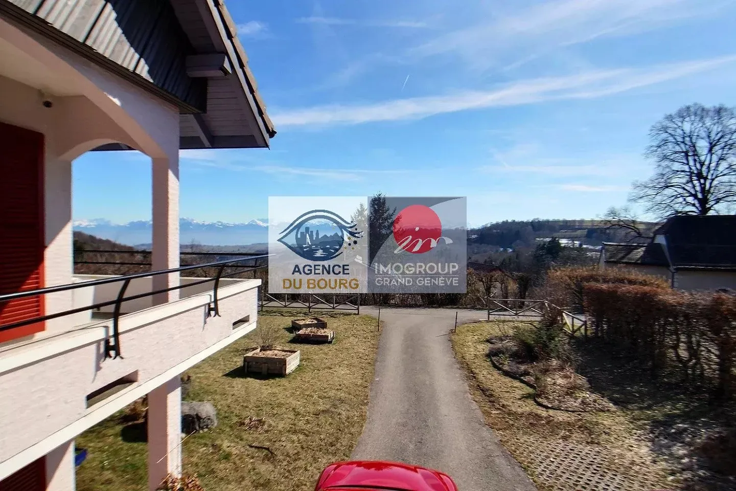 Villa avec jacuzzi et sauna rénovée - magnifique jardin avec vue sur le lac et le Mont-Blanc - Photo 1 sur 13