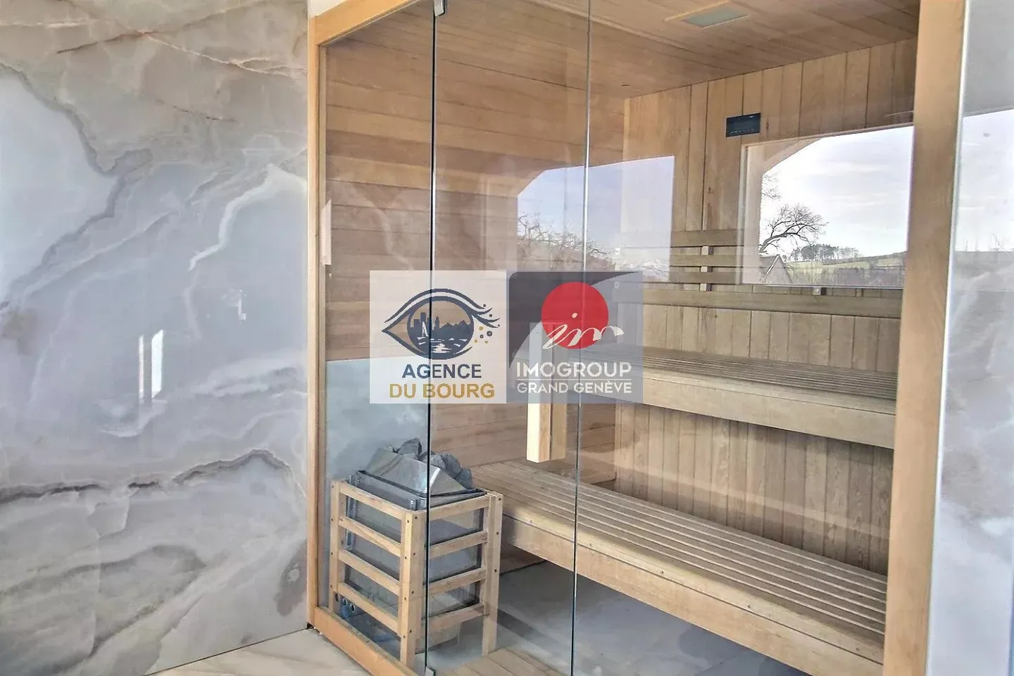 Villa avec jacuzzi et sauna rénovée - magnifique jardin avec vue sur le lac et le Mont-Blanc - Photo 2 sur 13