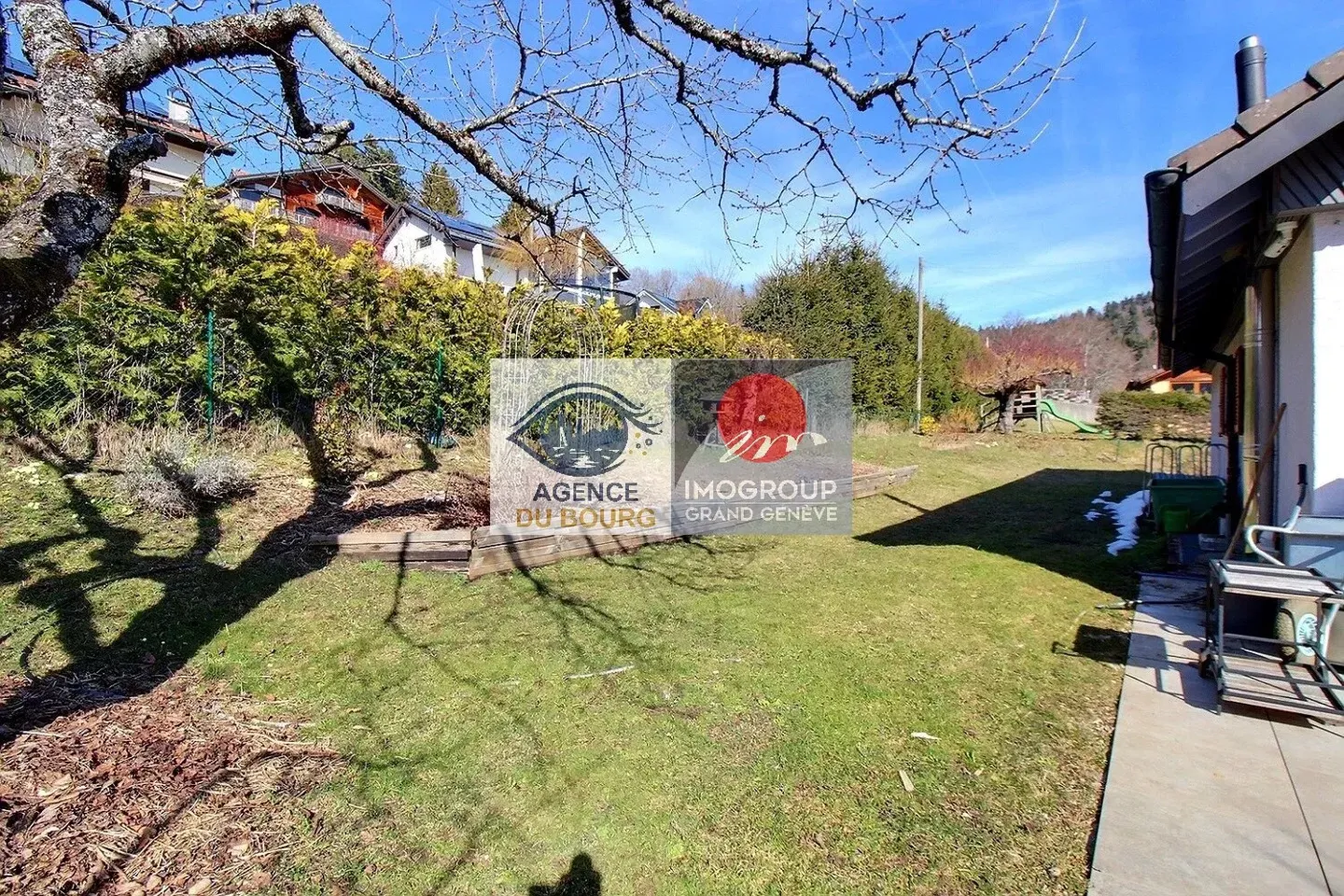Villa avec jacuzzi et sauna rénovée - magnifique jardin avec vue sur le lac et le Mont-Blanc - Photo 11 sur 13