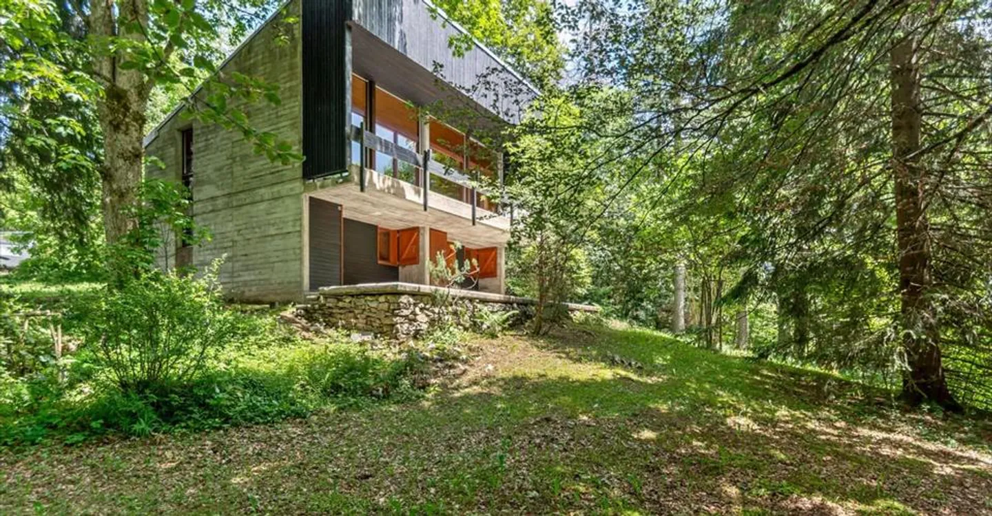 The Savagnières, pretty 4.5-room chalet in the heart of nature, 1779m2 of land - Photo 2 of 13