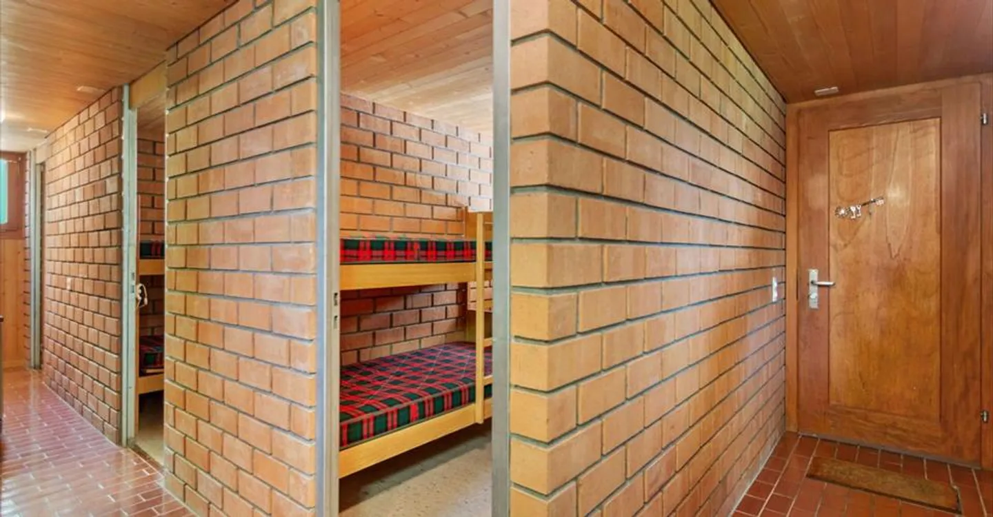 The Savagnières, pretty 4.5-room chalet in the heart of nature, 1779m2 of land - Photo 8 of 13