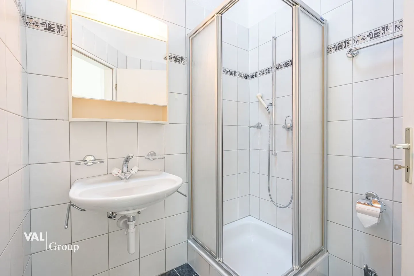 Charming 4.5 Room Attic - Photo 9 of 11