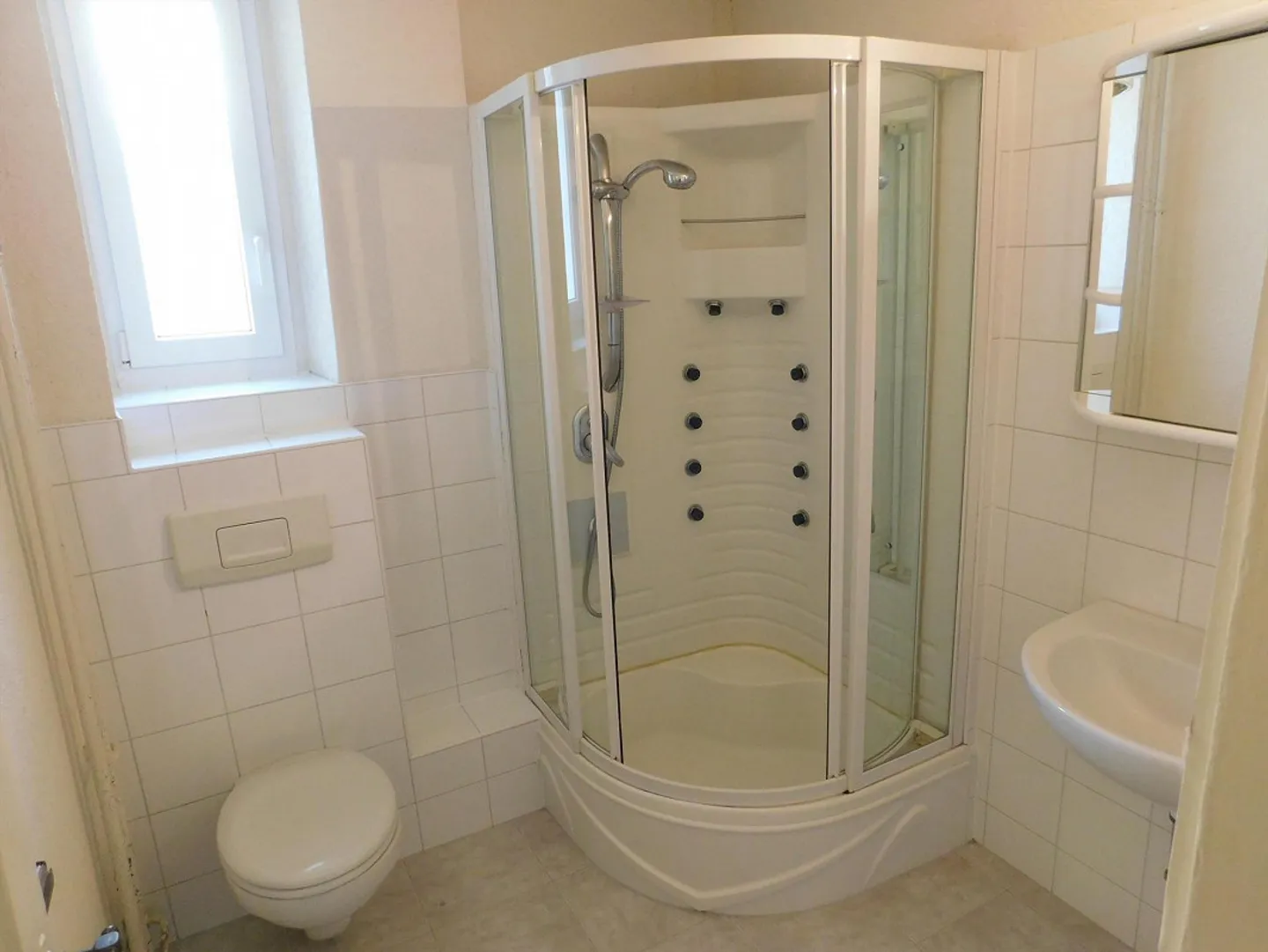 Bright 3-room apartment with charm and top location in St. Gallen - Photo 5 of 6