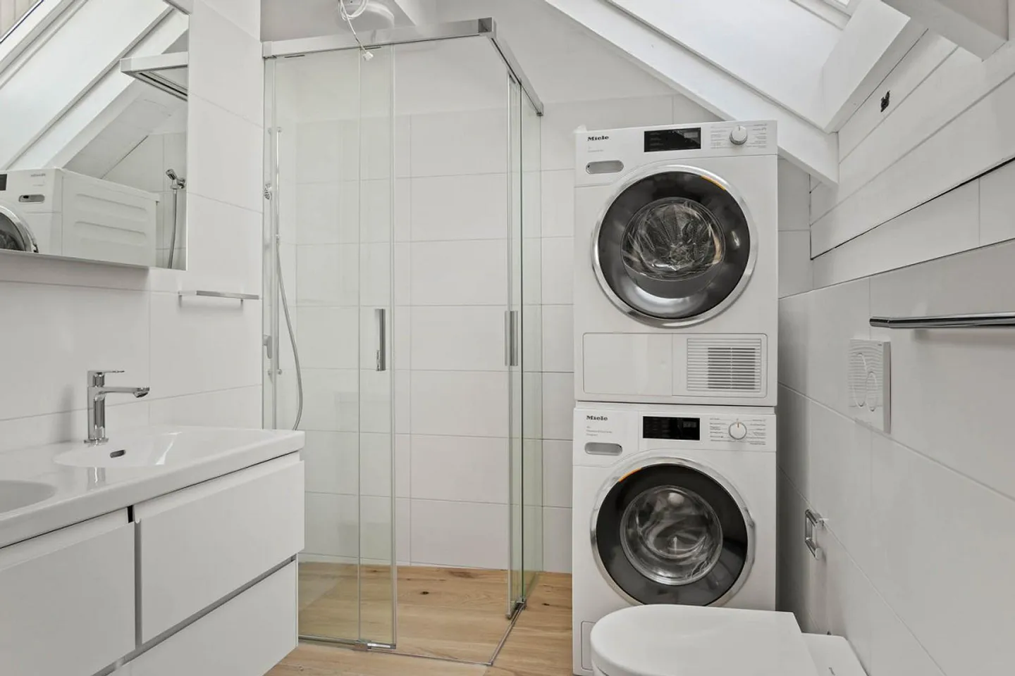 Moderne 3.5-Zimmer Maisonettewohnung dank ausgebautem Dachgeschoss - Photo 8 of 13