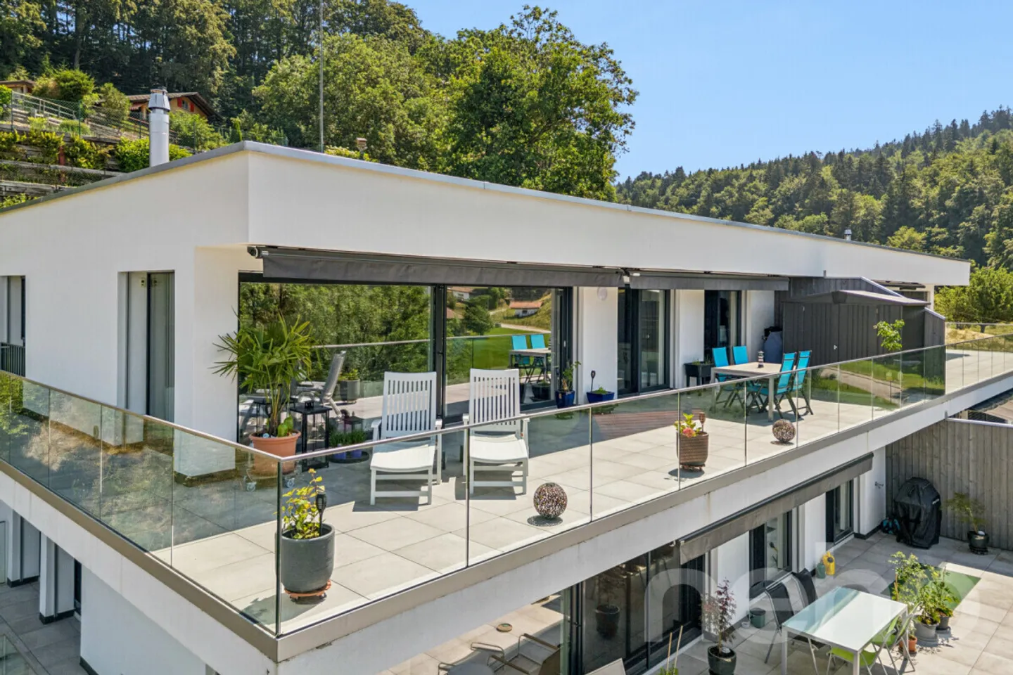 Vivere con vista - Appartamento elegante con terrazza a Plasselb - Foto 3 di 12