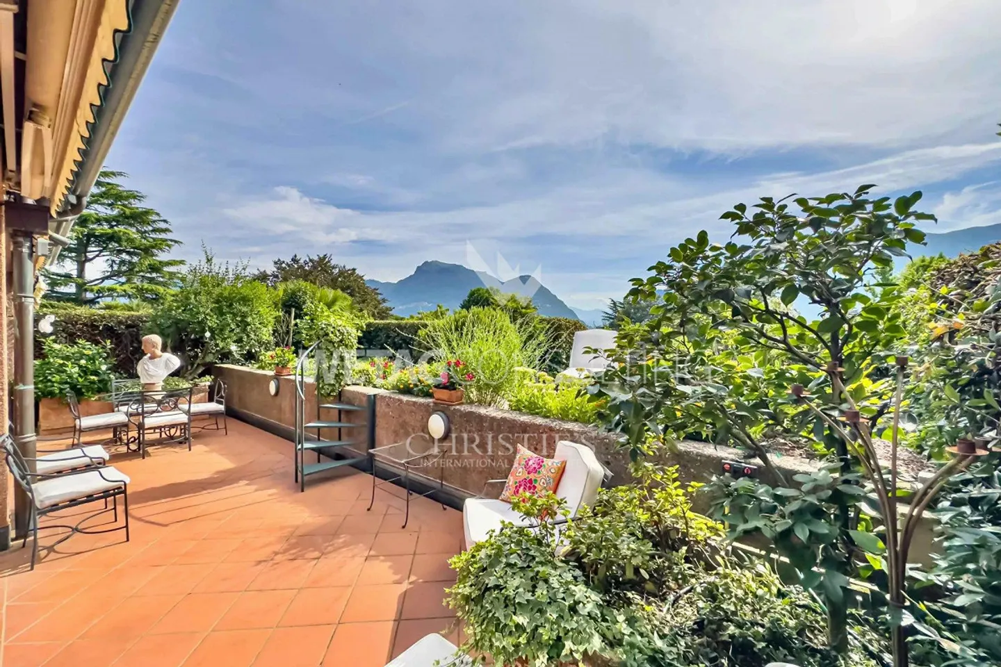 In vendita a Lugano-Gentilino: elegante appartamento con giardino privato - Foto 10 di 12
